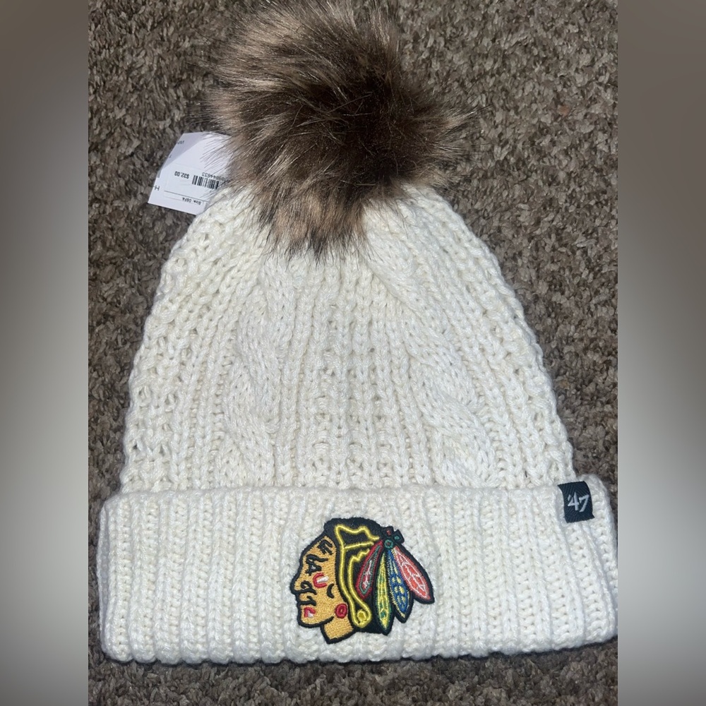 Chicago Blackhawks White Women's Cuff Knit Hat w/ Faux Fur NWT